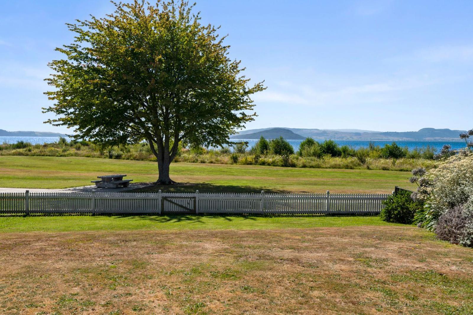 Ngongotaha Lakeside Home Rotorua Extérieur photo